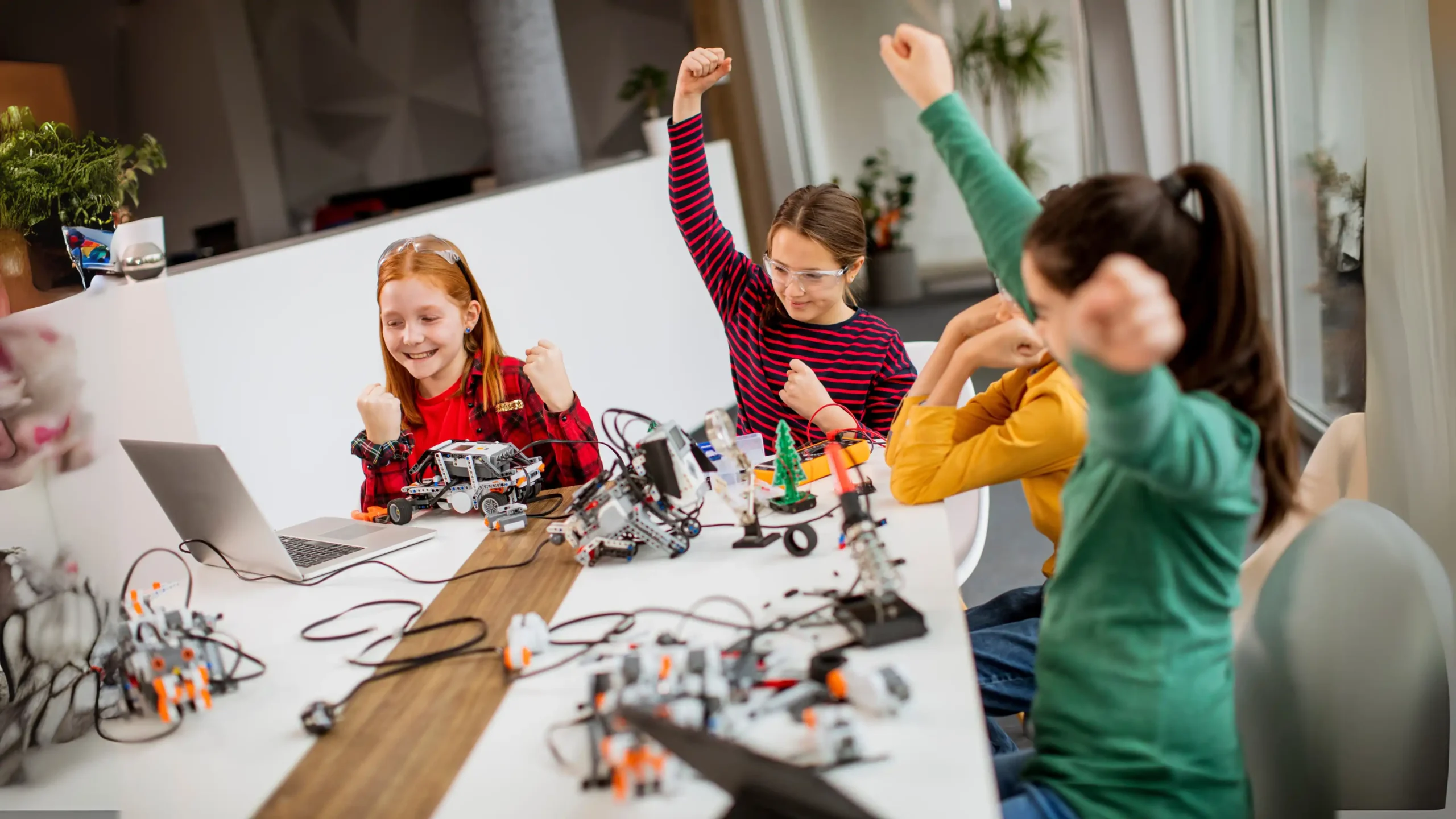 Innovazione tecnologica nella scuola primaria e secondaria: contesto italiano e internazionale